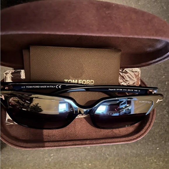 Tom Ford ‘Faye’ Sunglasses - Picture 8 of 15